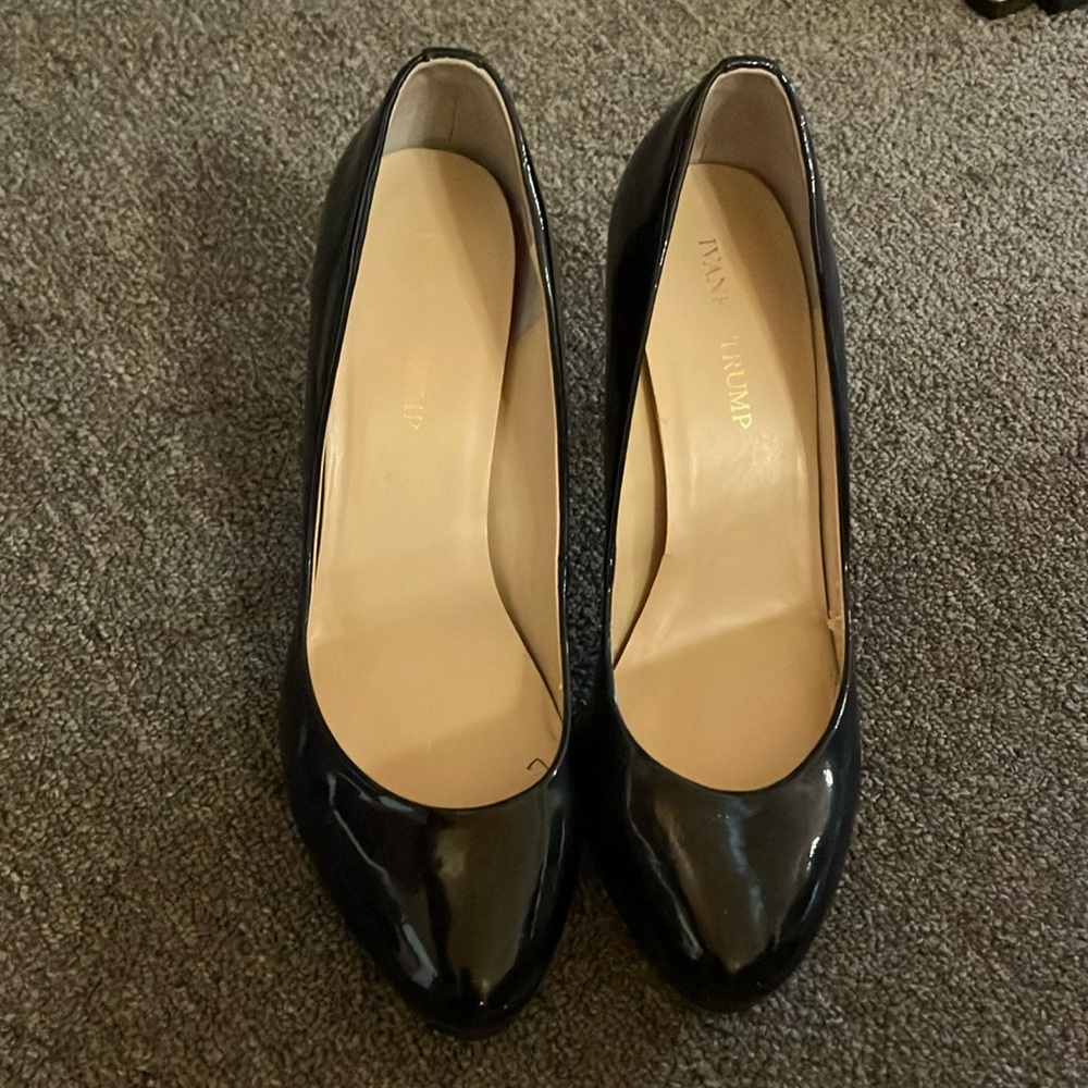 Great condition. Shiny black Ivanka Trump heels. Comfortable.